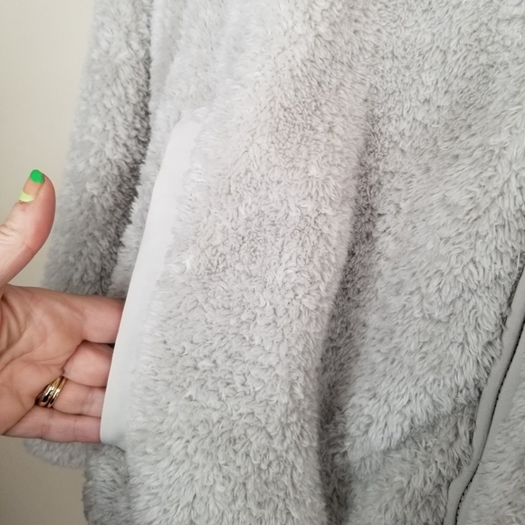 ZYIA Storm Sherpa Block Zipper Teddy Bear Hooded Jacket in Light Gray - Picture 2 of 11